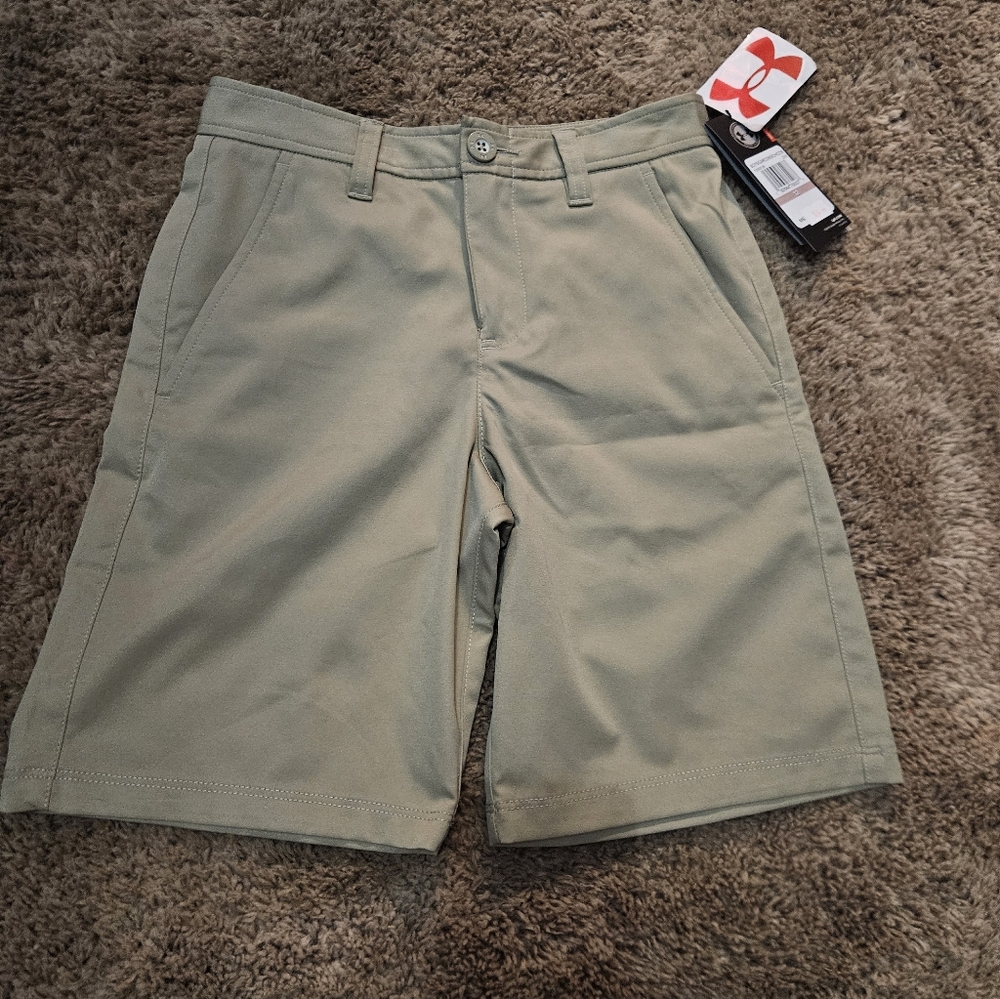 Under Armour Khaki Shorts. Size 12